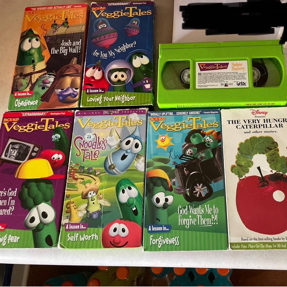 Kids VeggieTales 7 VHS tape lot